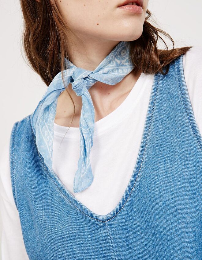 Lenço Bershka, €5,99