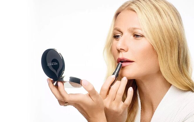 Gwyneth Paltrow | A atriz revela que encontrou o que precisava na sua própria linha de beleza, a Phyto-Pigments Color Makeup Collection by Juice Beauty. 