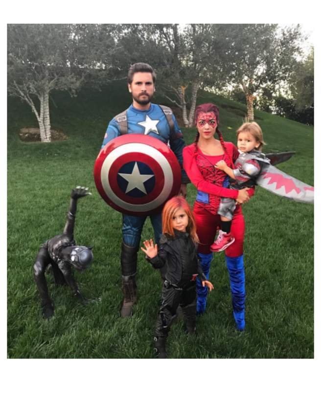 Kourtney Kardashian, Scott Disick e filhos | Captain America, Homem Aranha, Thor