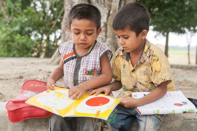 Room to Read | A Room to Read quer transformar a vida de pelo menos 15 milhões de crianças, até 2020. Para isso, vai promover a formação de professores, materiais de aprendizagem e o desenvolvimento de capacidades de literacia e hábitos de leitura junto das crianças.