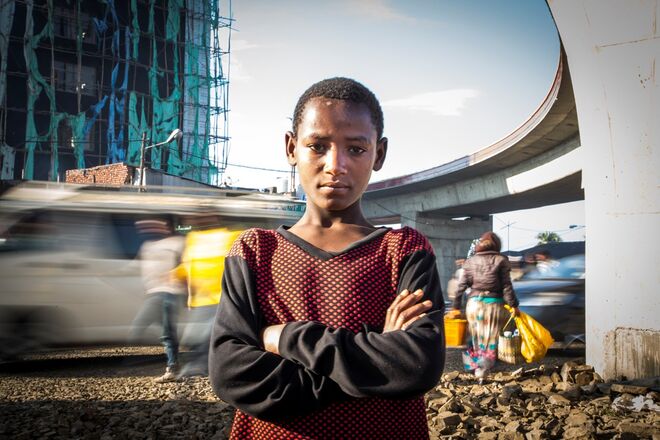 Save The Children | Para a campanha “Vamos Brincar para a Mudança”, a Save the Children vai impedir a migração sem segurança de crianças, promovendo a proteção, a educação e a possibilidade de brincar a crianças deslocadas.
