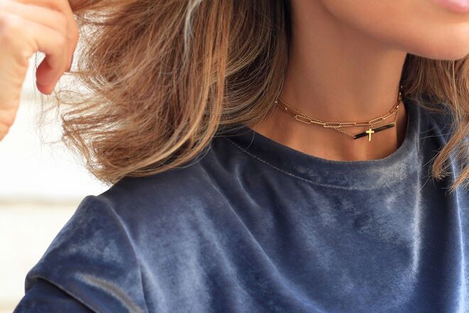 FVxOMNIA | Colares choker de prata dourada 