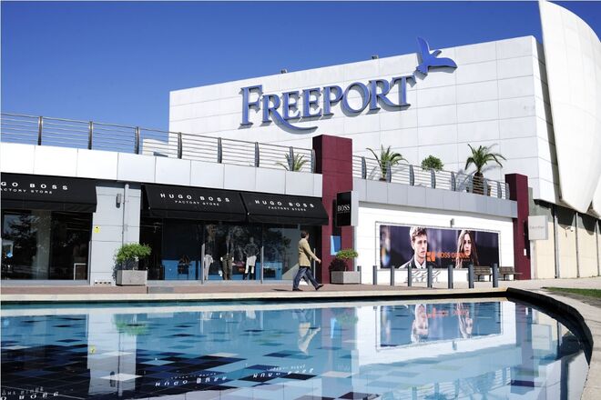 Crazy Black Friday no Freeport Outlet | Entre dia 24, e domingo, 27, a Crazy Black Friday instala-se neste outlet trazendo descontos imperdíveis na grande maioria das lojas deste centro, com descontos até 80%.