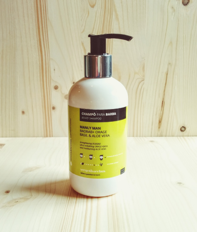Para os homens | Idealizada por dois amigos que criaram várias propostas dentro do grooming masculino, a Serge & Bacchus tem ainda pouco tempo de vida, mas já conta com algumas referências no cuidado da barba. Na loja virtual, pode encontrar produtos desde óleos e condicionadores e uma linha de carteiras em pele. www.sergeandbacchus.com