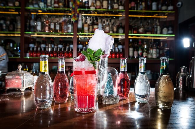 Schweppes| Red Mountain