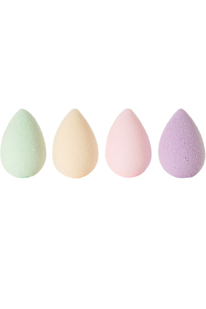 Micro Mini Correct, €31, Beauty Blender 