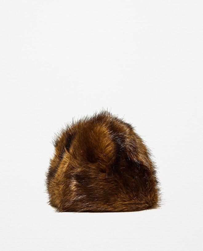 Gorro em pelo castanho | Zara, 25.95€