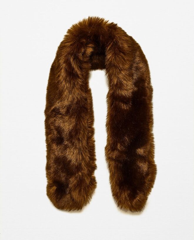 Cachecol com pelo castanho | Zara, 25.95€