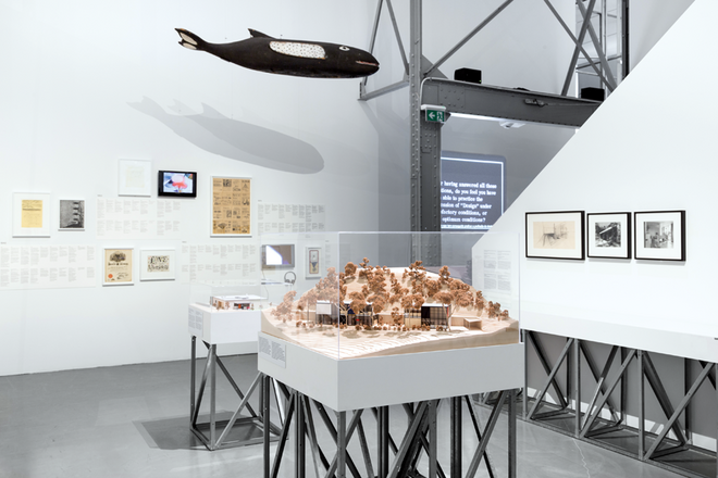 Vista da exposição O mundo de Charles e Ray Eames, no edifício Central Tejo.