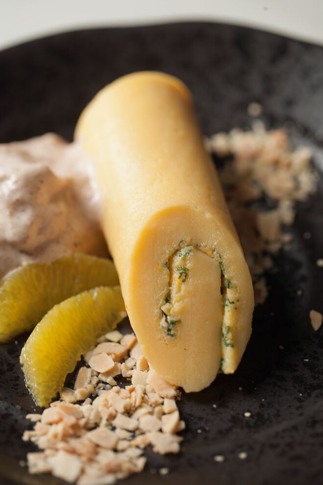 Sobremesas | Taruto (torta de laranja, gengibre, shisô e espuma de amêndoa, 3,75€)