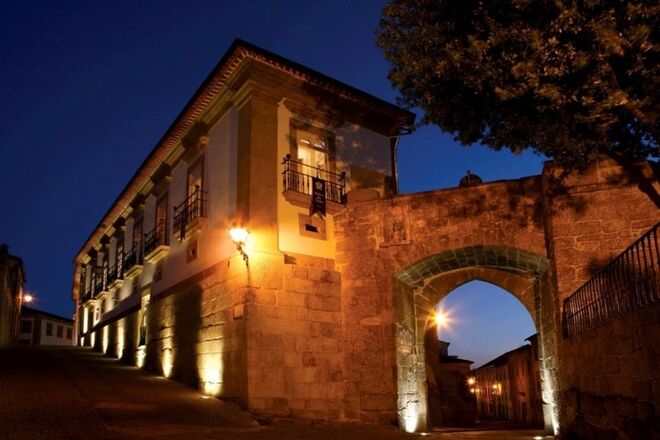 Hotel Palácio dos Melos ou no Hotel Príncipe Perfeito, Viseu