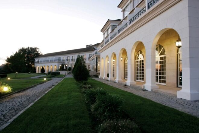 Hotel Palácio dos Melos ou no Hotel Príncipe Perfeito, Viseu