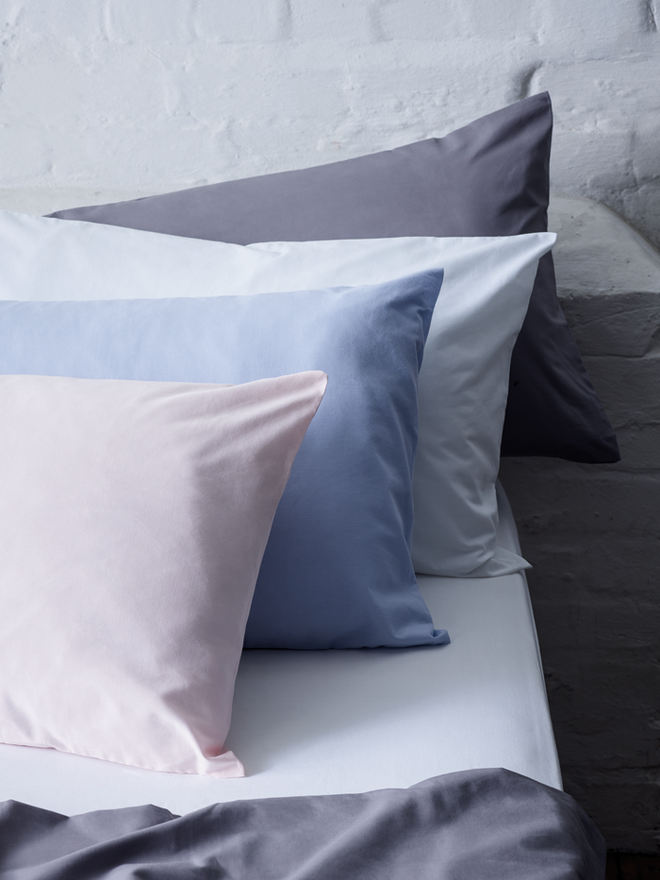 Lençois, €3,50 e pack de duas capas de almofada, €3,50