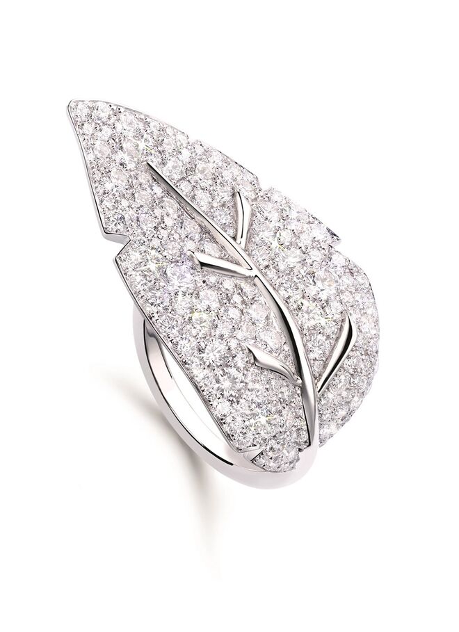 Anel folha de palmeira em ouro branco 18K, diamantes corte brilhante