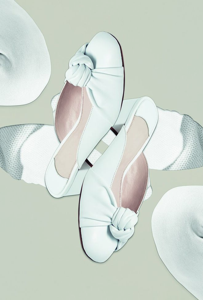 O contraste entre o branco e as linhas de corte clássico é um estilo que predura.