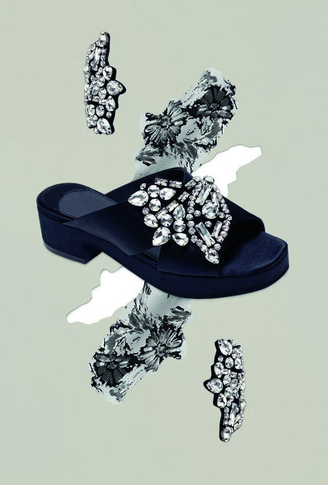 As pedras preciosas em cada acessório ressalta à vista de qualquer um. 