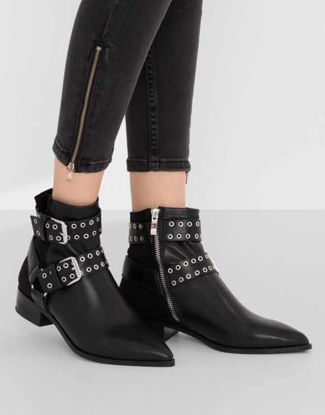 Pull & Bear, €19,99 (antes a €49,99)