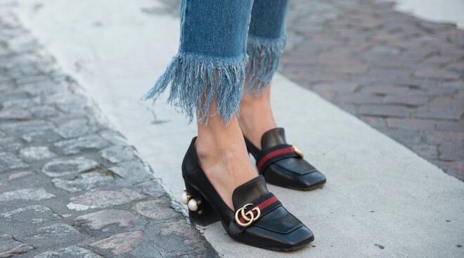 4. Jeans de bainha desfiada