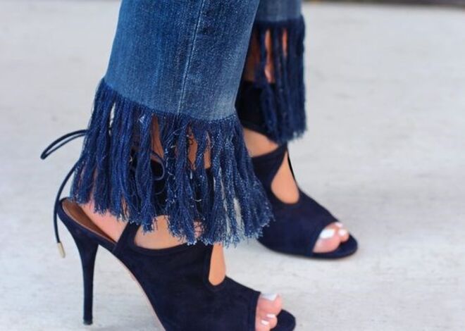 4. Jeans de bainha desfiada