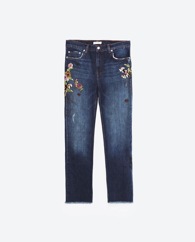 4. Jeans de bainha desfiada | Zara, 25.99€