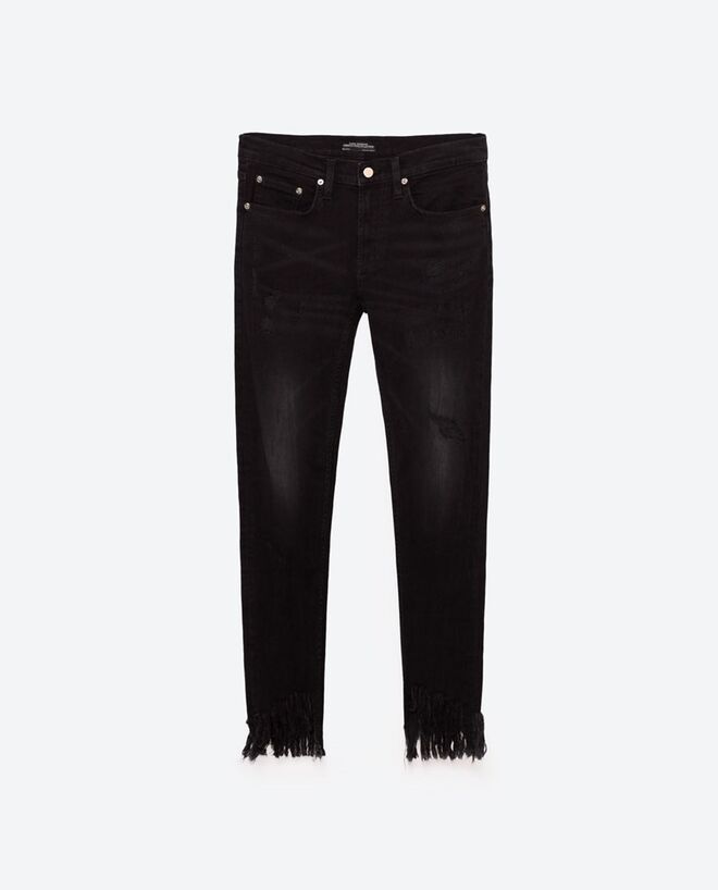 4. Jeans de bainha desfiada | Zara, 25.99€