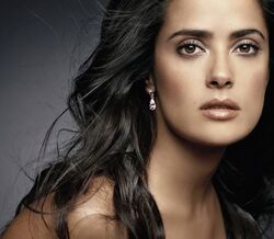Salma Hayek decide deixar de usar maquilhagem aos 50 anos