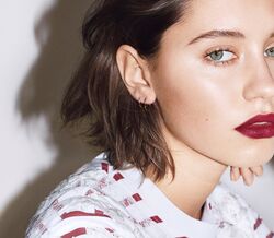 Iris Law, o novo rosto da Burberry
