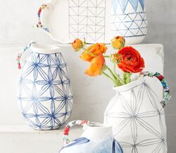 Anna Westerlund desenha coleção de cerâmica para Anthropologie