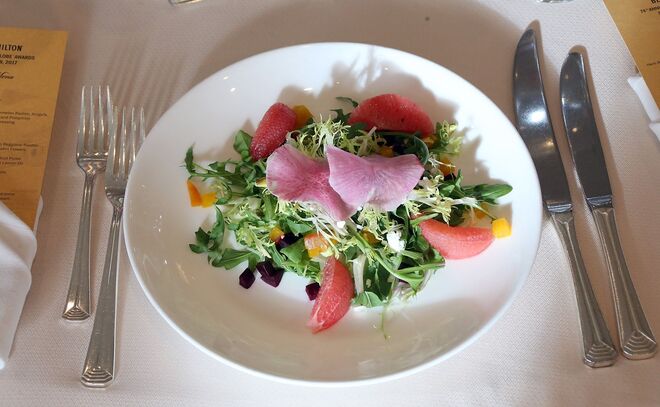 Um dos pratos escolhidos para o Menu da 74ª Gala Anual dos Golden Globe Awards no The Beverly Hilton Hotel