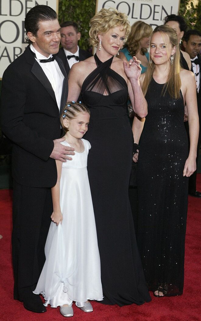 Antonio Banderas, Melanie Griffith, Dakota Johnson e Stella Banderas, 2004