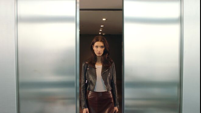 Bella Hadid para Dior | MAKE UP SERIES - "The Elevator"