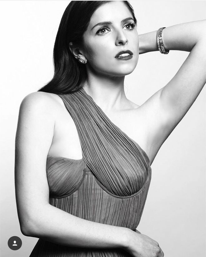 Anna Kendrick nos Golden Globe Awards 2017 @instagram@goldenglobes