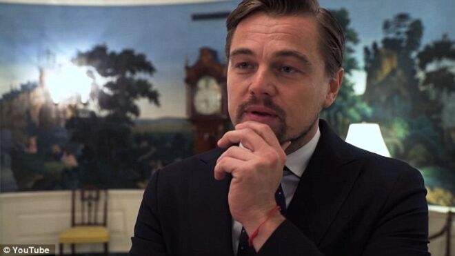 Leonardo DiCaprio no vídeo 'Yes We Can: Your Most Memorable Moments from the Obama Presidency'