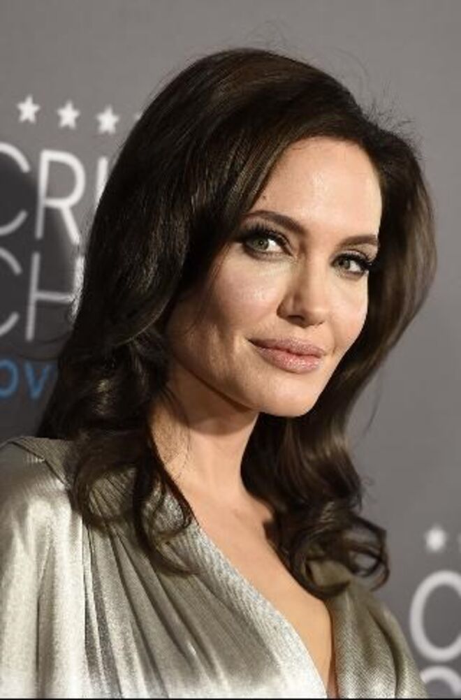 20. Cabelo Comprido | Angelina Jolie