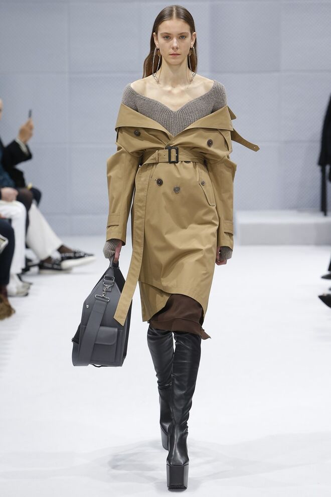 1. Beje | Balenciaga