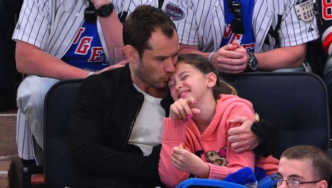 Iris Law com o pai, Jude Law