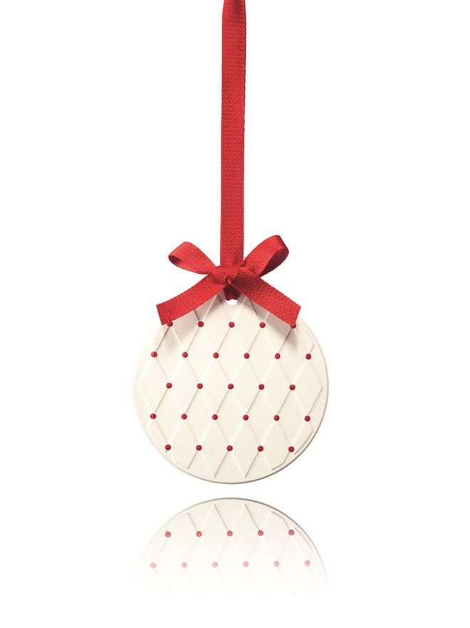 1. Perfumes sólidos | Scented Ceramic Christmas Ornament, 35€, Jo Malone