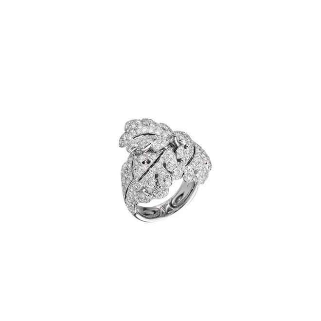 Anel em ouro branco e diamantes, €13.300, Julieta Jóias