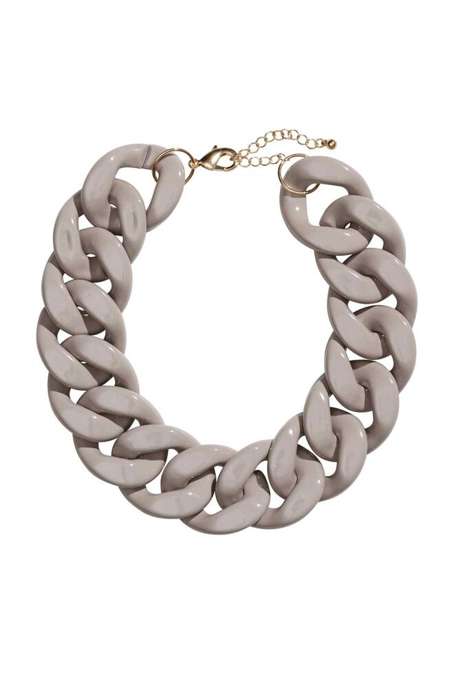 Colar, €12,99, H&M