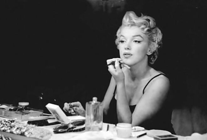 3. "Dê a uma mulher o par de sapatos certos e ela conquistará o Mundo" Marilyn Monroe