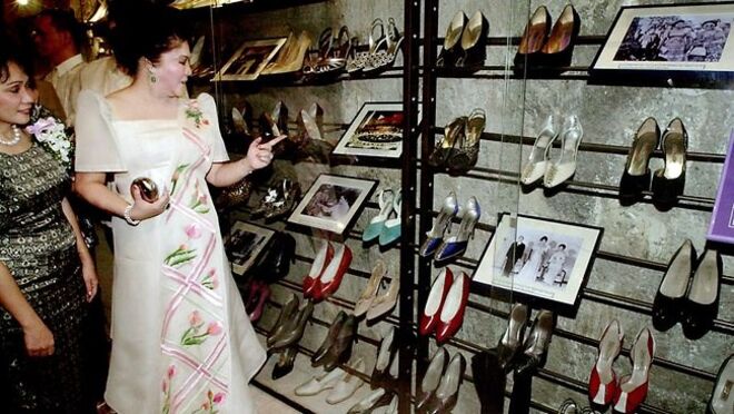 8. " Eu não tenho três mil pares de sapatos, eu tenho mil e sessenta." Imelda Marcos