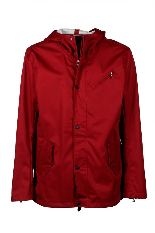 Casaco, €259, Guess Marciano