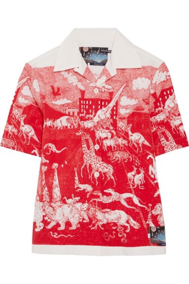 Camisa, €650, Prada