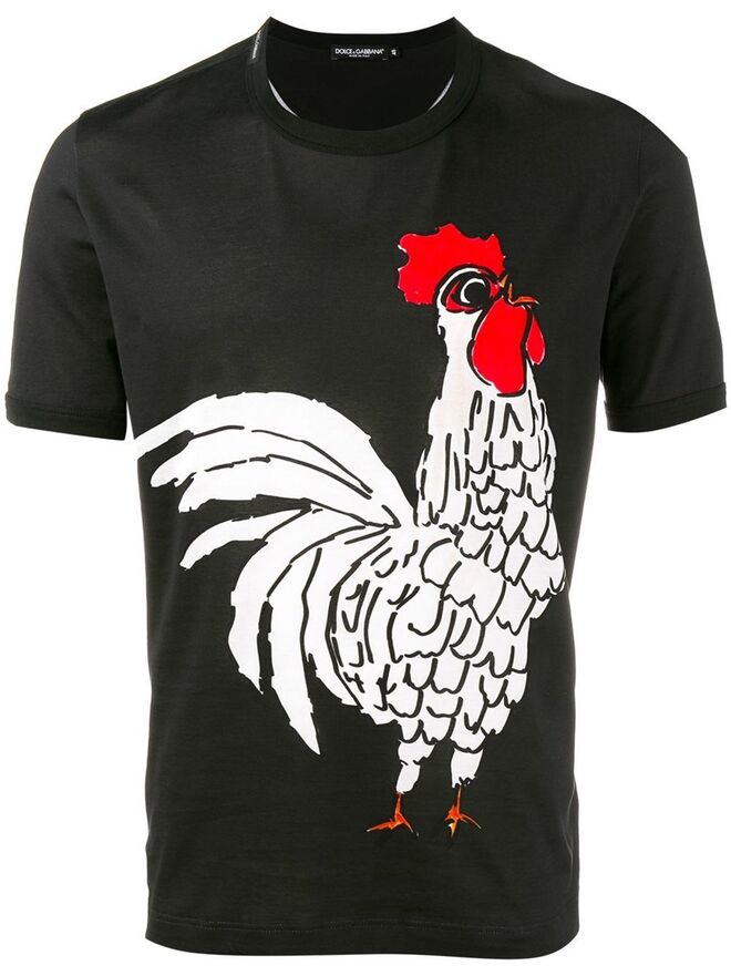 T-shirt, €245, Dolce & Gabbana, em farfetch.com