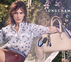 Alexa Chung volta a ser rosto da Longchamp