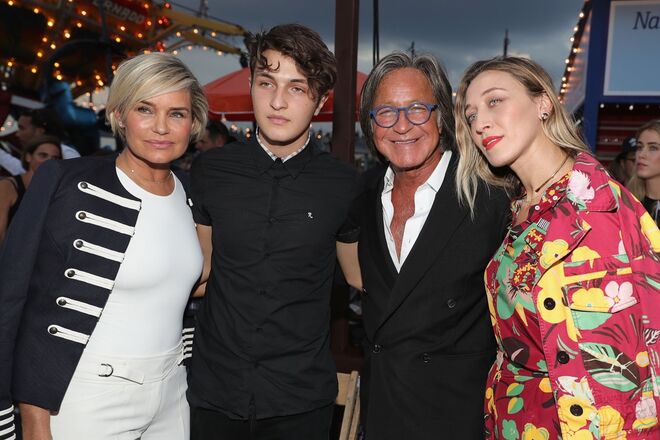 Yolanda (mãe de Bella, Gigi e Anwar), Anwar, Mohammed e Alana Hadid