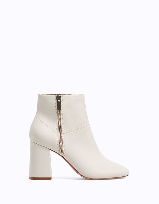 Botins em poliéster, €29,95, Stradivarius