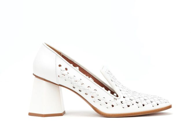 Sapatos em pele, €649, Sportmax