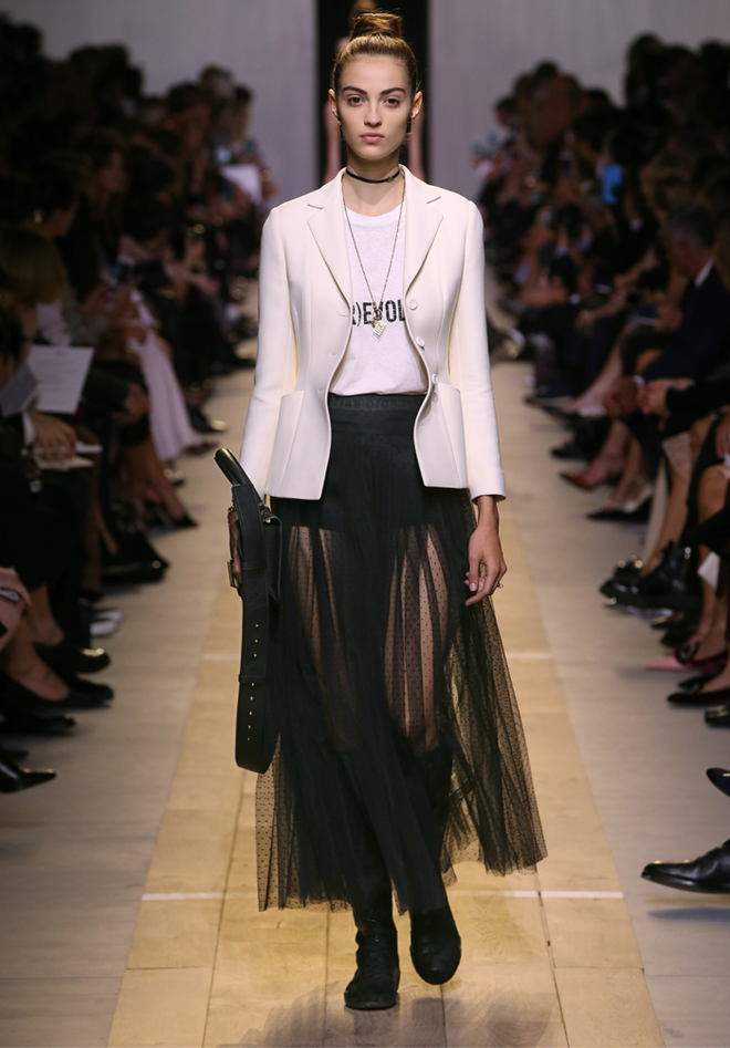 4. Coleção primavera/verão 2017, por Maria Grazia Chiuri