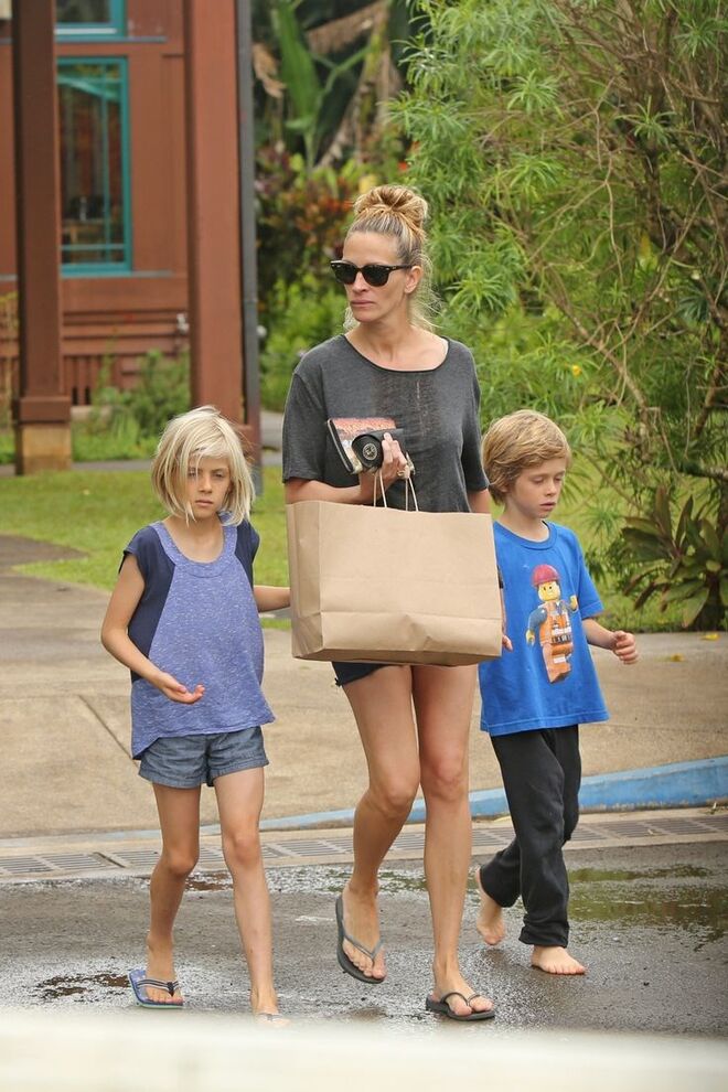 Julia Roberts com os gémeos Hazel e Phinnaeus